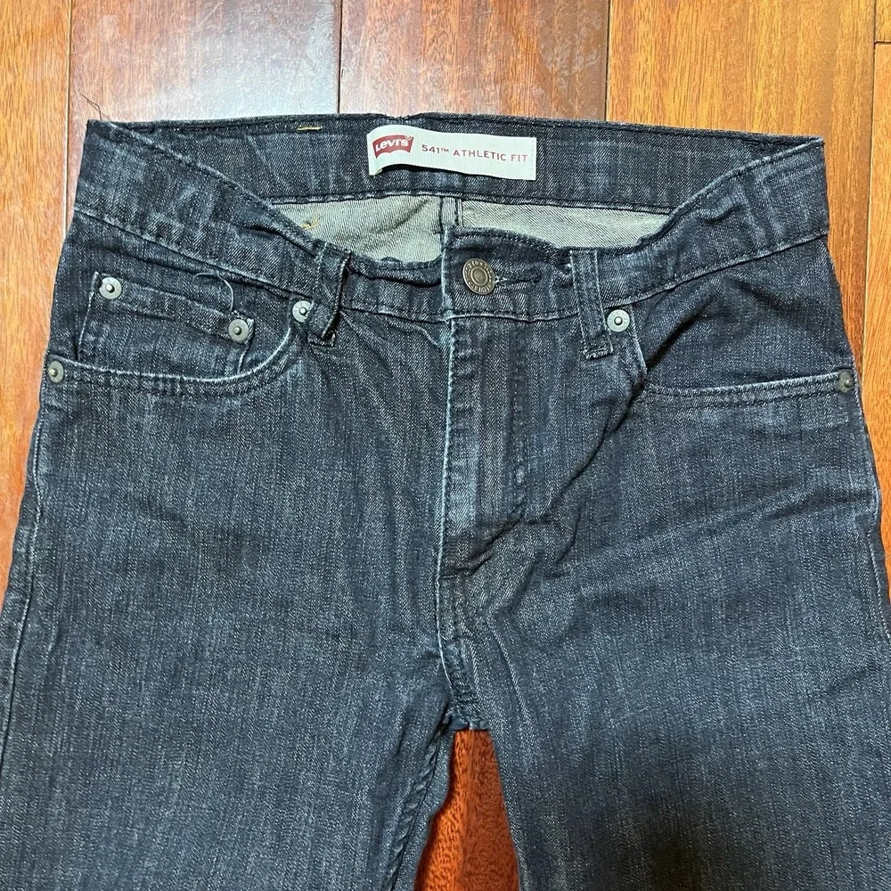 Levis preowned good